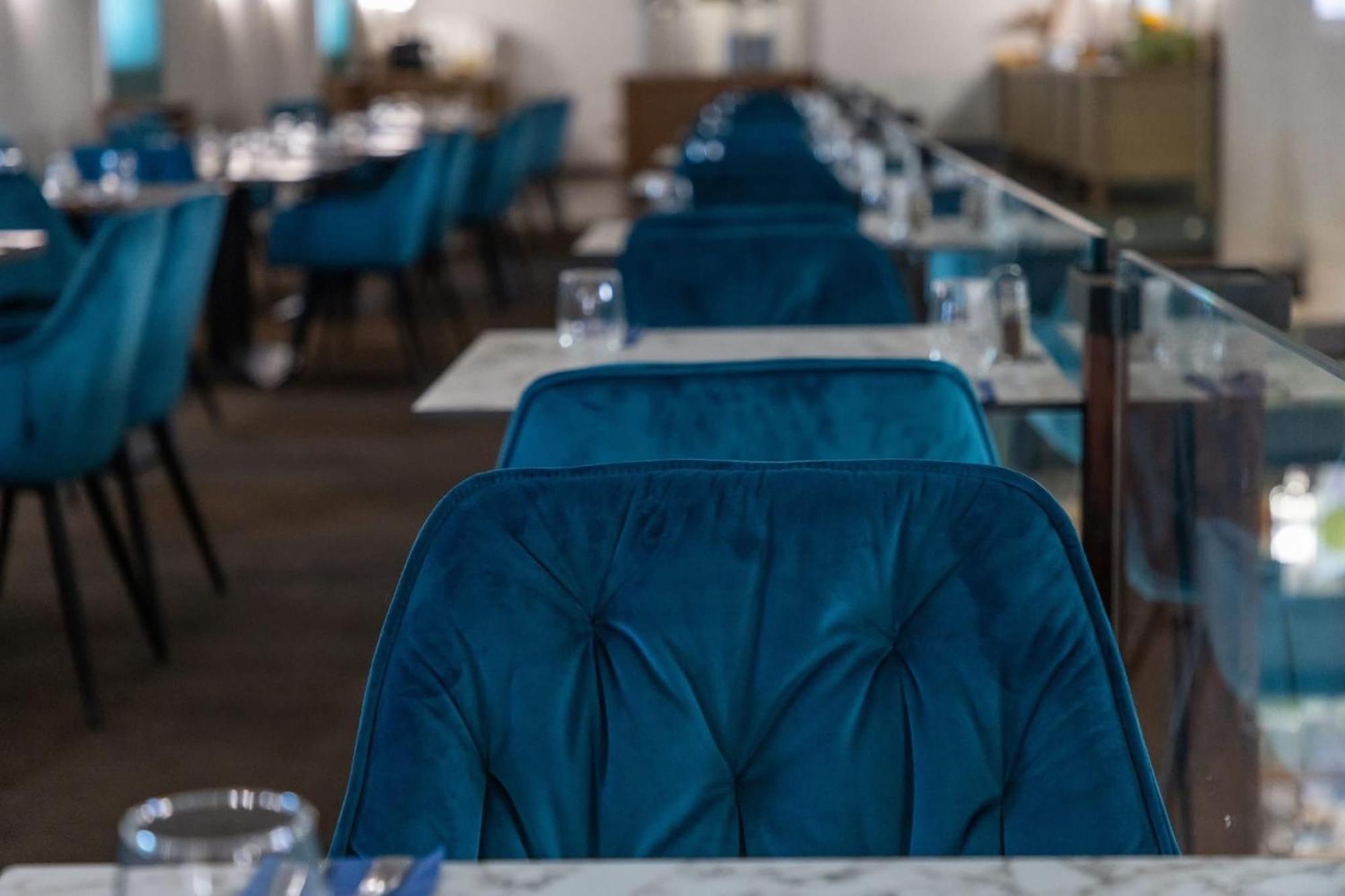 Ce Plaza Hotel Siofok Bagian luar foto